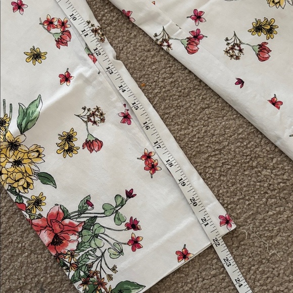 Charter Club White Pants with Floral Design size 8 - Picture 5 of 9
